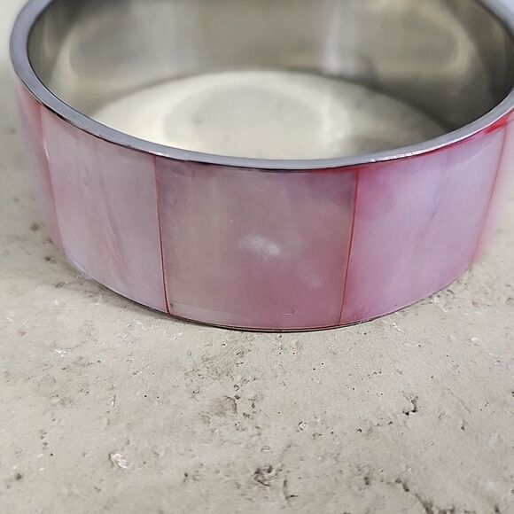 Vintage Pink Mother of Pearl Bangle - Picture 6 of 6